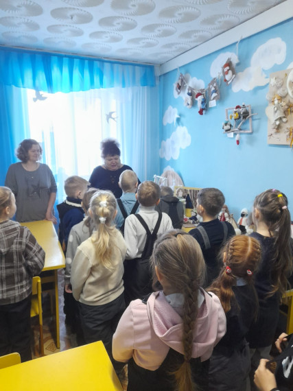 Экскурсия на выставку в Центр детского творчества.