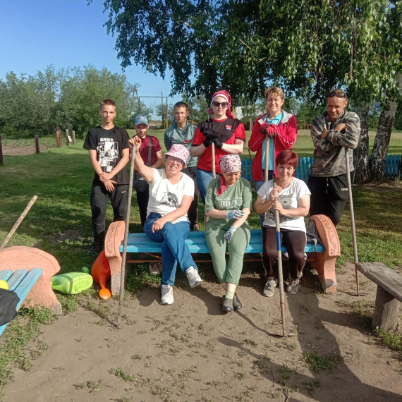 Профильные смены в школе - спортивная и трудовая в действии!.